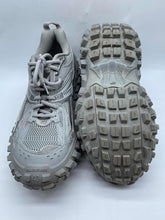 Load image into Gallery viewer, Men's Balenciaga Shoes, 10
