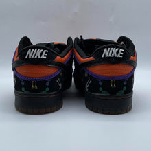 Load image into Gallery viewer, Women's Nike Shoes, 8.5
