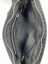 Load image into Gallery viewer, Women's Prada Purse
