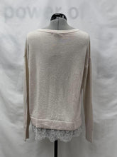 Load image into Gallery viewer, Women's Banana Republic Long Sleeve Top, Medium
