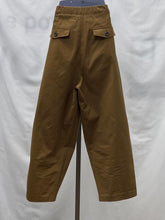 Load image into Gallery viewer, Women's A : Piece Pants, Medium
