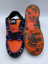 Load image into Gallery viewer, Women's Nike Shoes, 8.5

