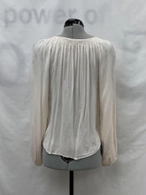Load image into Gallery viewer, Women's RW&amp;CO Long Sleeve Top, Medium
