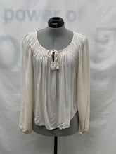 Load image into Gallery viewer, Women's RW&amp;CO Long Sleeve Top, Medium
