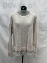Load image into Gallery viewer, Women's Banana Republic Long Sleeve Top, Medium
