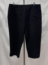 Load image into Gallery viewer, Women's Penningtons Capris, 22
