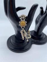 Load image into Gallery viewer, Women's Liz Claiborne Bracelet
