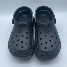 Load image into Gallery viewer, Crocs Stomp Clog, W6/M4
