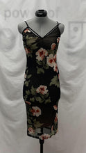 Load image into Gallery viewer, Women's Guess Dress, Small
