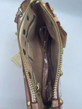 Load image into Gallery viewer, Women's Louis Vuitton Purse
