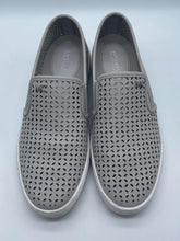 Load image into Gallery viewer, Women's Michael Kors Shoes, 7.5
