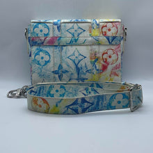 Load image into Gallery viewer, Women's Louis Vuitton Small Purse
