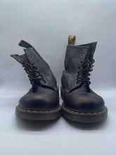 Load image into Gallery viewer, Men's Dr. Martens Boots, 13
