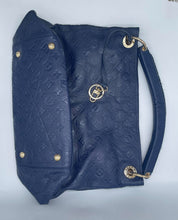 Load image into Gallery viewer, Women's Louis Vuitton Purse
