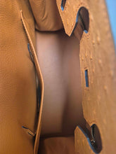 Load image into Gallery viewer, Women's Hermes Purse
