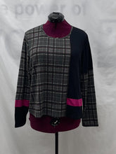 Load image into Gallery viewer, Women's Pure Essence Long Sleeve Top, Extra Large
