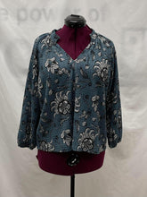Load image into Gallery viewer, Women's Jules &amp; Leopold Long Sleeve Top, Extra Large
